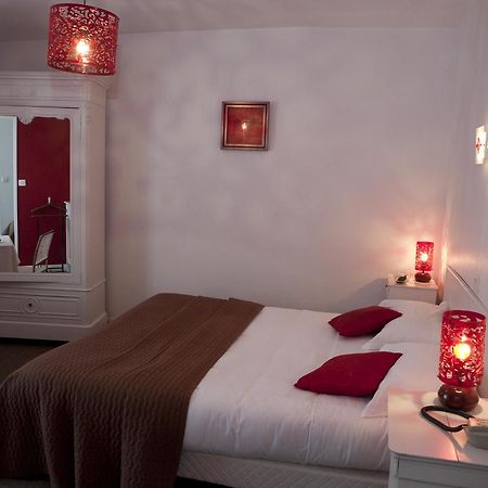 Logis Hotel Le Chrismas Châteaulin エクステリア 写真